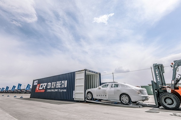 Volvo cars via landbridge to Zeebrugge Volvo cars via landbridge to Zeebrugge